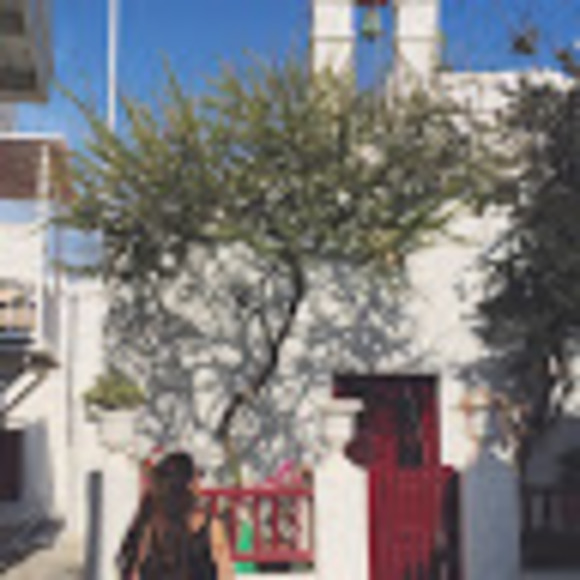 Meet your Posher, Julia - Picture 1 of 1